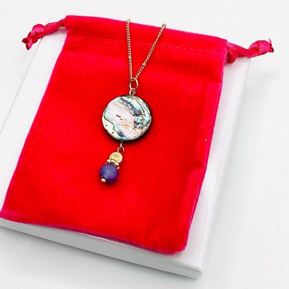 Boutique Gold Coastal Genuine Shell Pendant Necklace - Picture 1 of 3